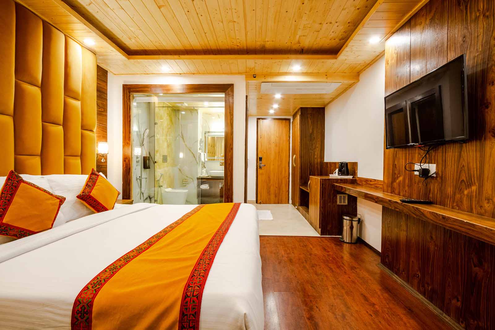 Luxury room 